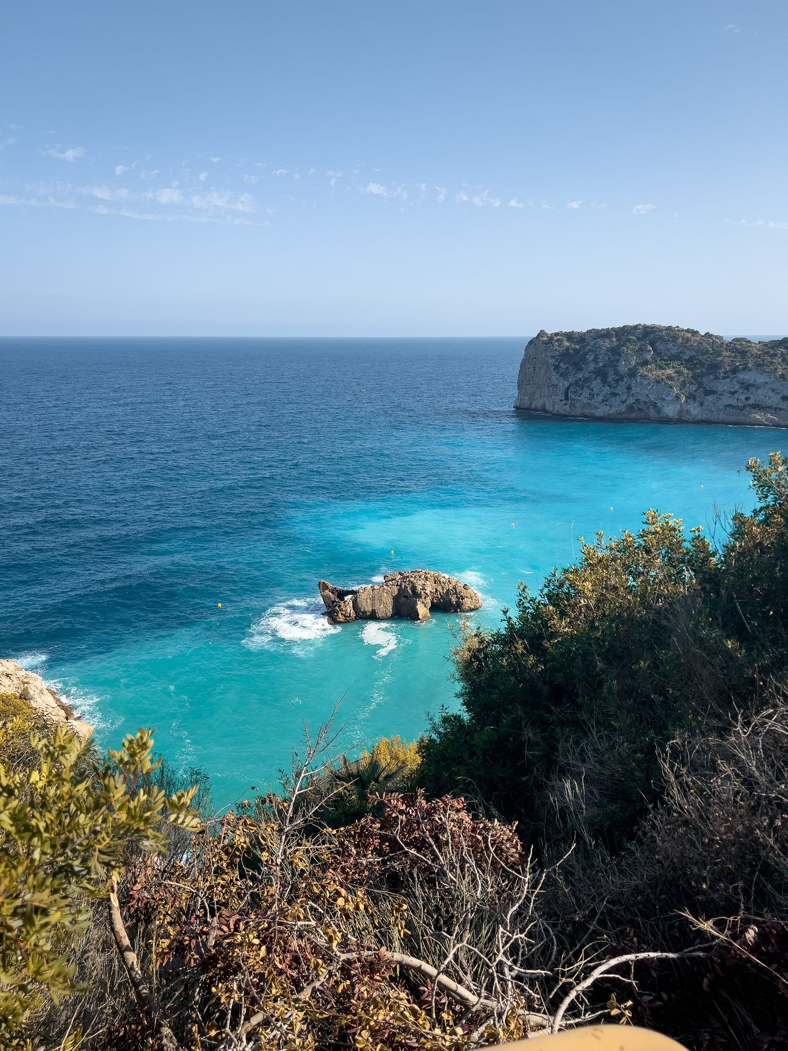 Descubre las joyas costeras de la Marina Alta: playas y calas para todos los gustos