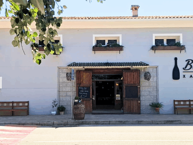Bouquet Xaló: tienda de vinos y productos gourmet con alma alicantina