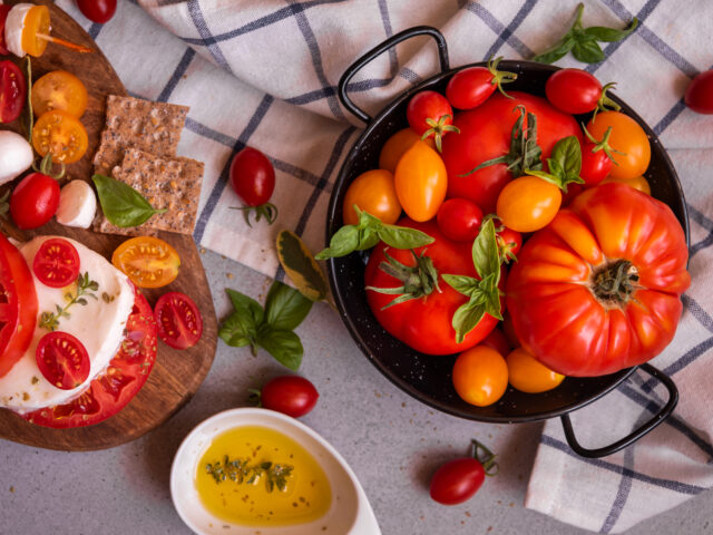 Tres recetas con tomate para saborear el verano en la Marina Alta